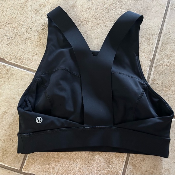 Lululemon Fast & Free Sports Bra, size 8, black, excellent condition. Nulux - Picture 3 of 5